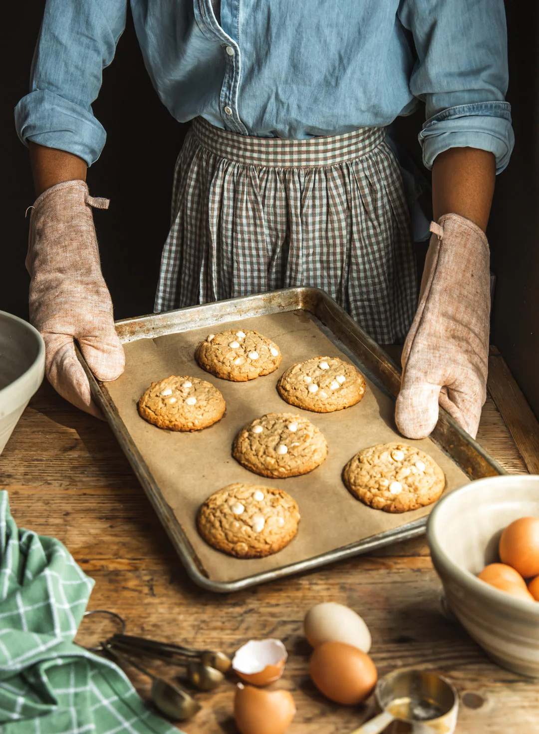Washed Linen Oven Mitt - Image 3